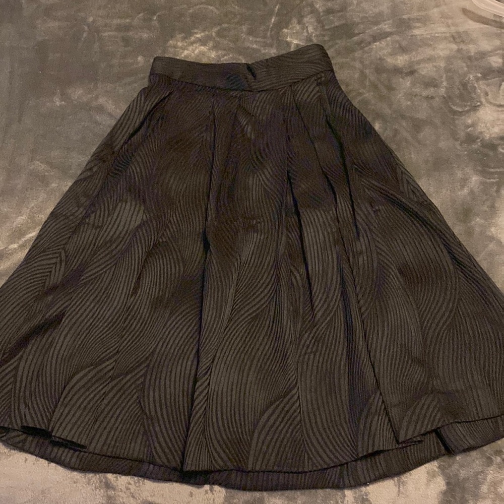 H&M pleated a line skirt